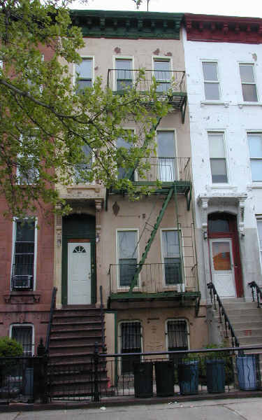 35 Decatur St in Brooklyn, NY - Building Photo