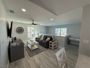 834 Gulf Pavillion Dr in Naples, FL - Building Photo - Building Photo