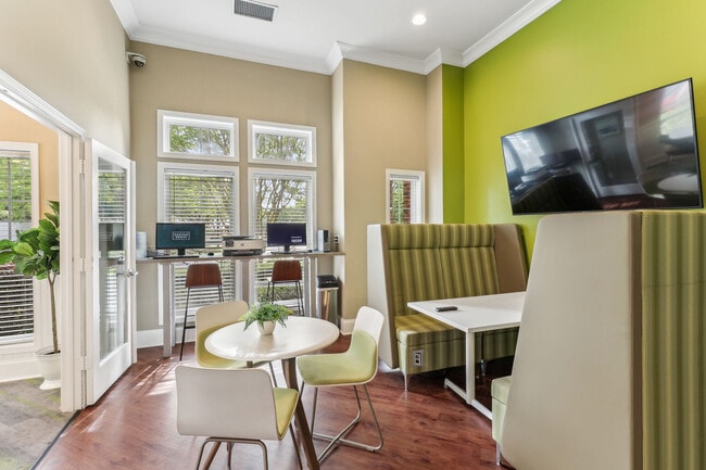 Banyan Grove in Virginia Beach, VA - Building Photo - Interior Photo