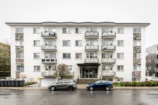 560 33E Av in Montréal, QC - Building Photo