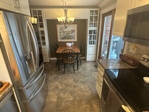 551 Brentwood Av in Oshawa, ON - Building Photo - Building Photo