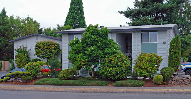 Lennick Court Apartments