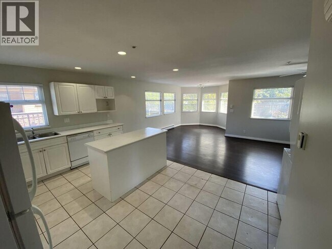 12465 Harris Rd in Pitt Meadows, BC - Building Photo - Building Photo