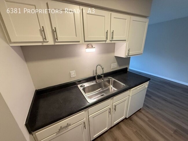 6381 Proprietors Rd in Columbus, OH - Foto de edificio - Building Photo