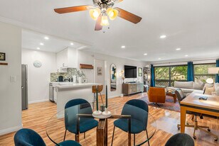 7742 Redlands St, Unit H1027 in Playa Del Rey, CA - Building Photo