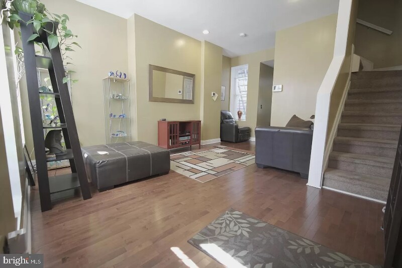 1120 N Eden St in Baltimore, MD - Building Photo