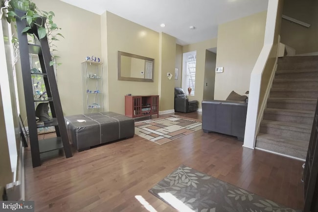 property at 1120 N Eden St