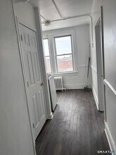 86 Pequonnock St, Unit 3 in Bridgeport, CT - Foto de edificio - Building Photo