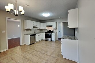 4880 Camberbridge Dr in Alpharetta, GA - Building Photo - Building Photo