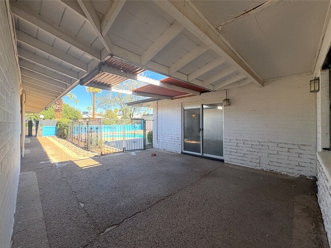 2715 E Glenrosa Ave in Phoenix, AZ - Foto de edificio - Building Photo