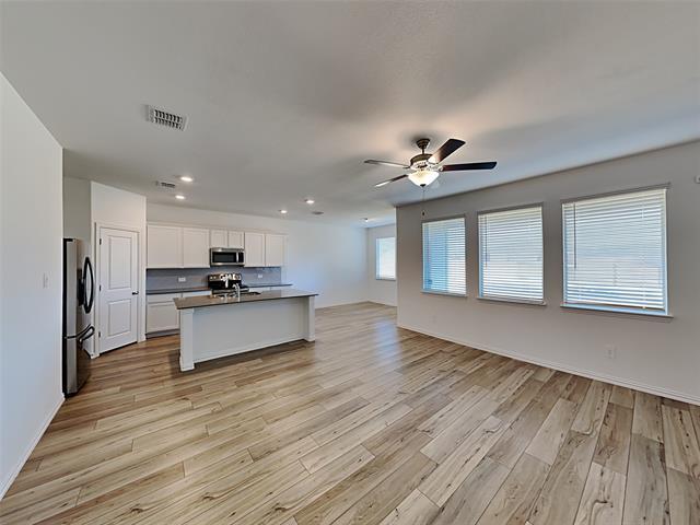 6928 Falconer Way in Fort Worth, TX - Foto de edificio - Building Photo