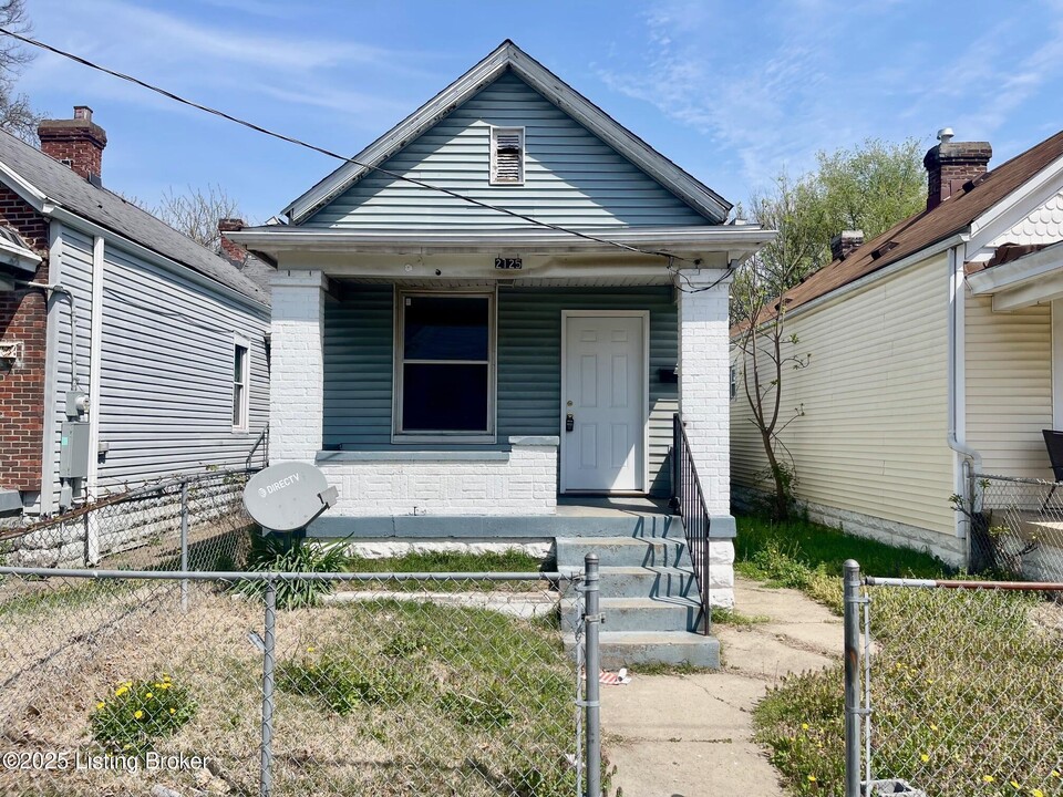 2125 Wilson Ave in Louisville, KY - Foto de edificio