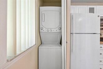 967 Coral Club Dr in Coral Springs, FL - Building Photo - Building Photo