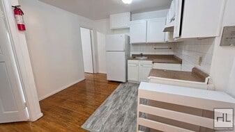 9 STREET in Queens, NY - Building Photo