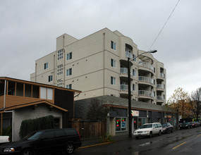 University Plaza in Seattle, WA - Building Photo - Building Photo