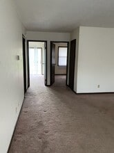 1102 Bluewater Dr, Unit B in Monticello, IN - Building Photo - Building Photo