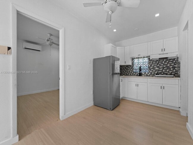 252 E 36th St, Unit A, Unit A