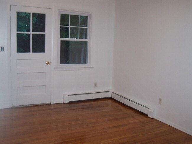 21 Pavilion Rd in Suffern, NY - Building Photo - Building Photo