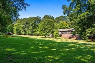 725 Holland Rd in Powder Springs, GA - Building Photo - Building Photo