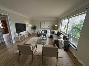 66 Grenadier Dr in Hamilton, ON - Building Photo - Building Photo