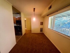 5604 Crenshaw Rd in Richmond, VA - Building Photo - Building Photo