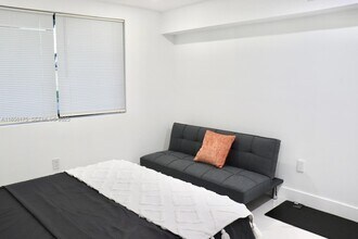 15100 Polk St in Miami, FL - Building Photo - Building Photo