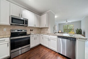 Retreat At Hunt Hill in Asheville, NC - Building Photo