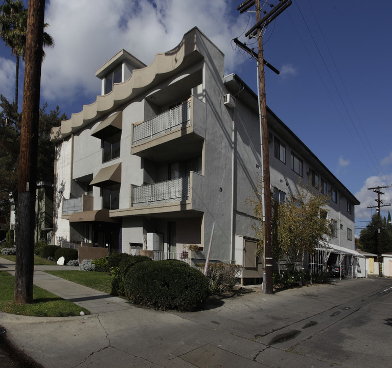 Oxnard Apartments in Van Nuys, CA - Building Photo