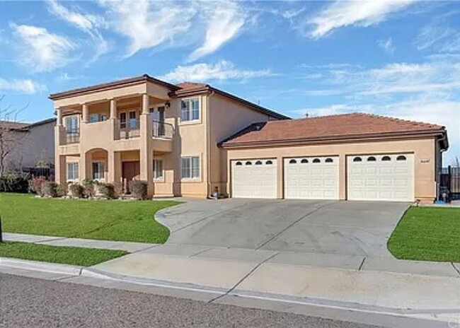 215 Via Magnolia in Paso Robles, CA - Building Photo - Building Photo