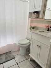 412 73rd Ave, Unit 1 in St Pete Beach, FL - Foto de edificio - Building Photo