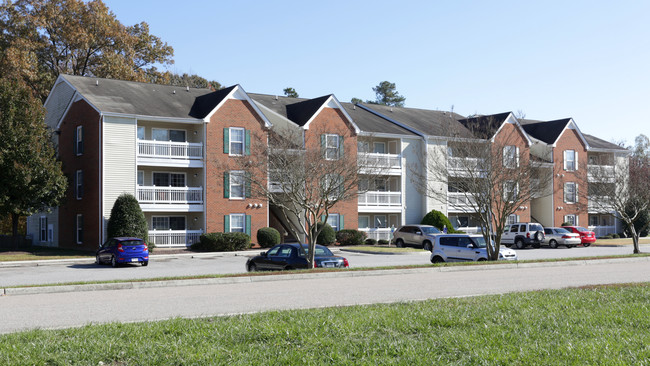 Bailey's Ridge in Prince George, VA - Foto de edificio - Building Photo