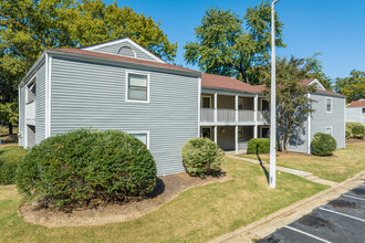 Covington Hills in Memphis, TN - Building Photo - Building Photo