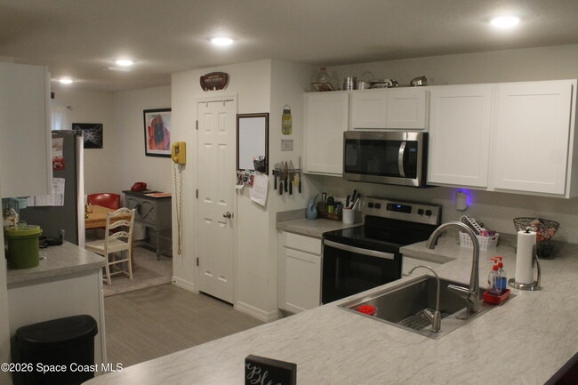 3230 Halden Ave SE in Palm Bay, FL - Building Photo - Building Photo