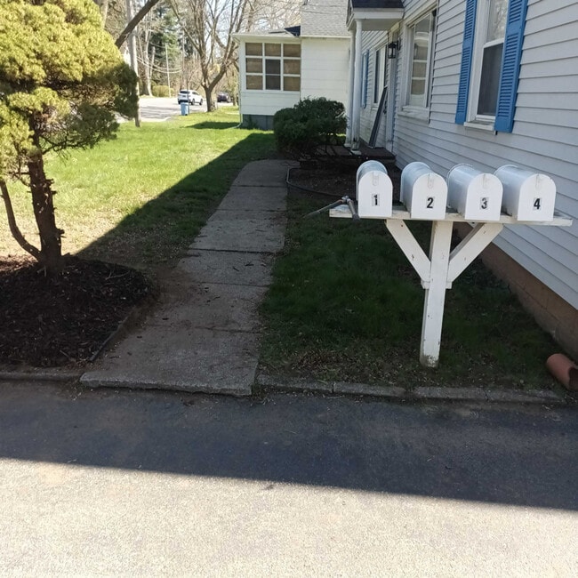 318 E Linden Ave in East Rochester, NY - Building Photo - Building Photo