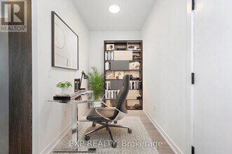 2501-2501 Saw Whet Blvd. in Oakville, ON - Building Photo - Building Photo