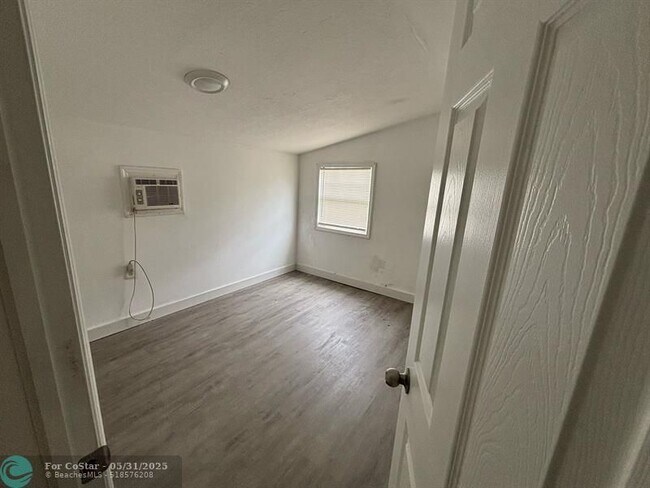 property at 825 SW 6th Ave