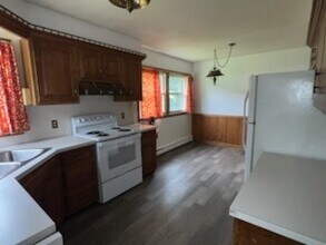 42 Elderkin Ave in Camillus, NY - Building Photo - Building Photo