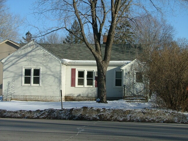 property at 5247 Geneva Ave N