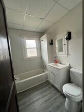 1023 W Columbia Ter in Peoria, IL - Building Photo - Building Photo