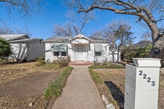 2223 Lyle Ave in Waco, TX - Building Photo