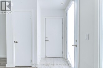 3429 Ridgeway Dr in Mississauga, ON - Building Photo - Building Photo