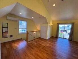 21012 Military Rd S in Seatac, WA - Building Photo