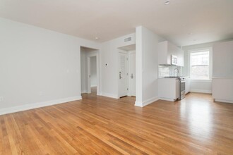 15 Forest St, Unit 2 BED VERY CLEANNN in Cambridge, MA - Building Photo - Building Photo