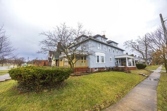 3430 Washington Blvd in Cleveland Heights, OH - Building Photo - Building Photo
