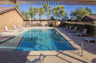 Lindsay Villas Apartments in Mesa, AZ - Building Photo - Building Photo