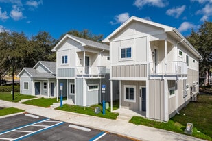 Cottages at Abbott Station in Zephyrhills, FL - Building Photo
