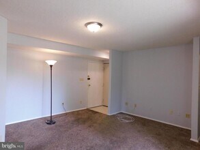 11907 Tarragon Rd-Unit -C in Reisterstown, MD - Foto de edificio - Building Photo