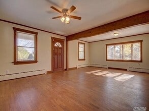 438 Munsell Rd in East Patchogue, NY - Building Photo - Building Photo