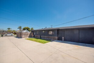 267 Costa Mesa St in Costa Mesa, CA - Building Photo