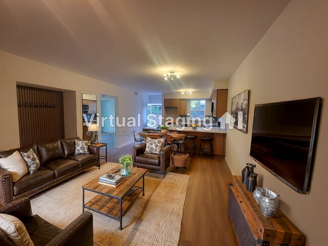 7134 Yarmouth Ave, Unit 7134 1-4 in Reseda, CA - Foto de edificio - Building Photo